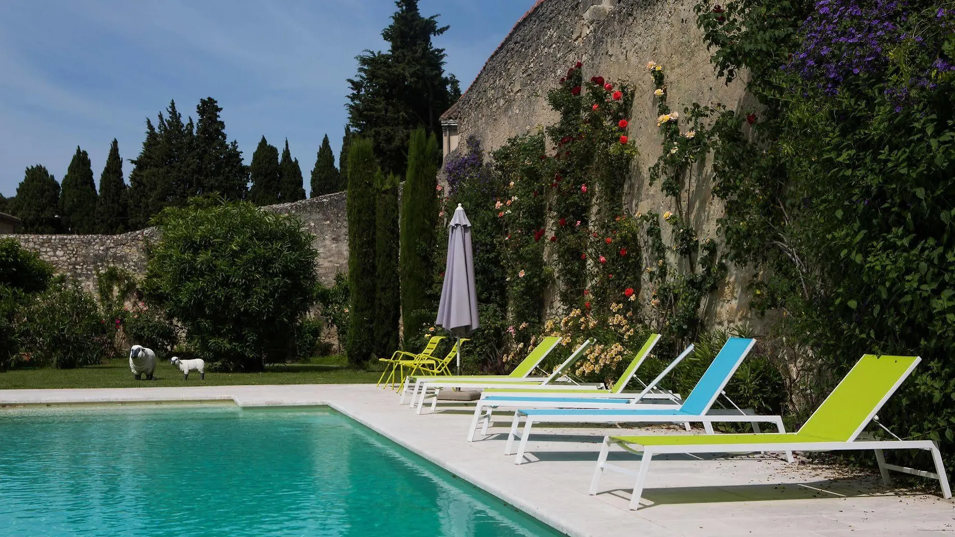 ***  Les Jardins De La Livree Bed & Breakfast Villeneuve-les-Avignon France