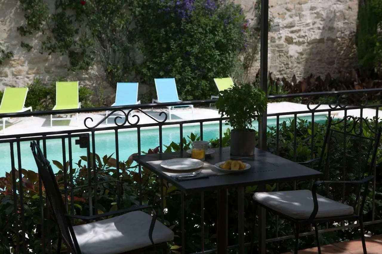 Les Jardins De La Livree Panzió Villeneuve-lès-Avignon 3*,